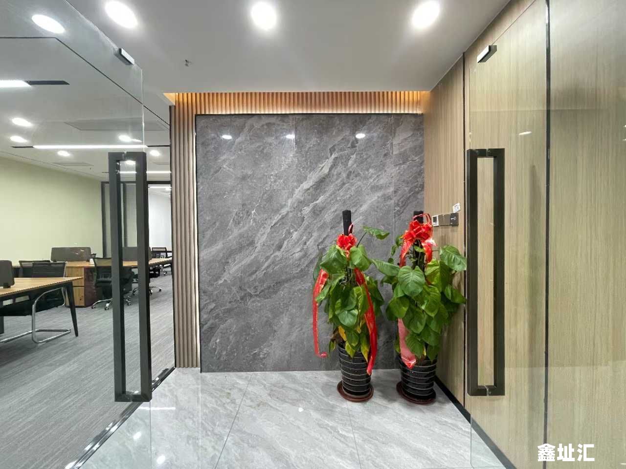新华保险大厦写字楼出租，福田地铁站旁，精装修