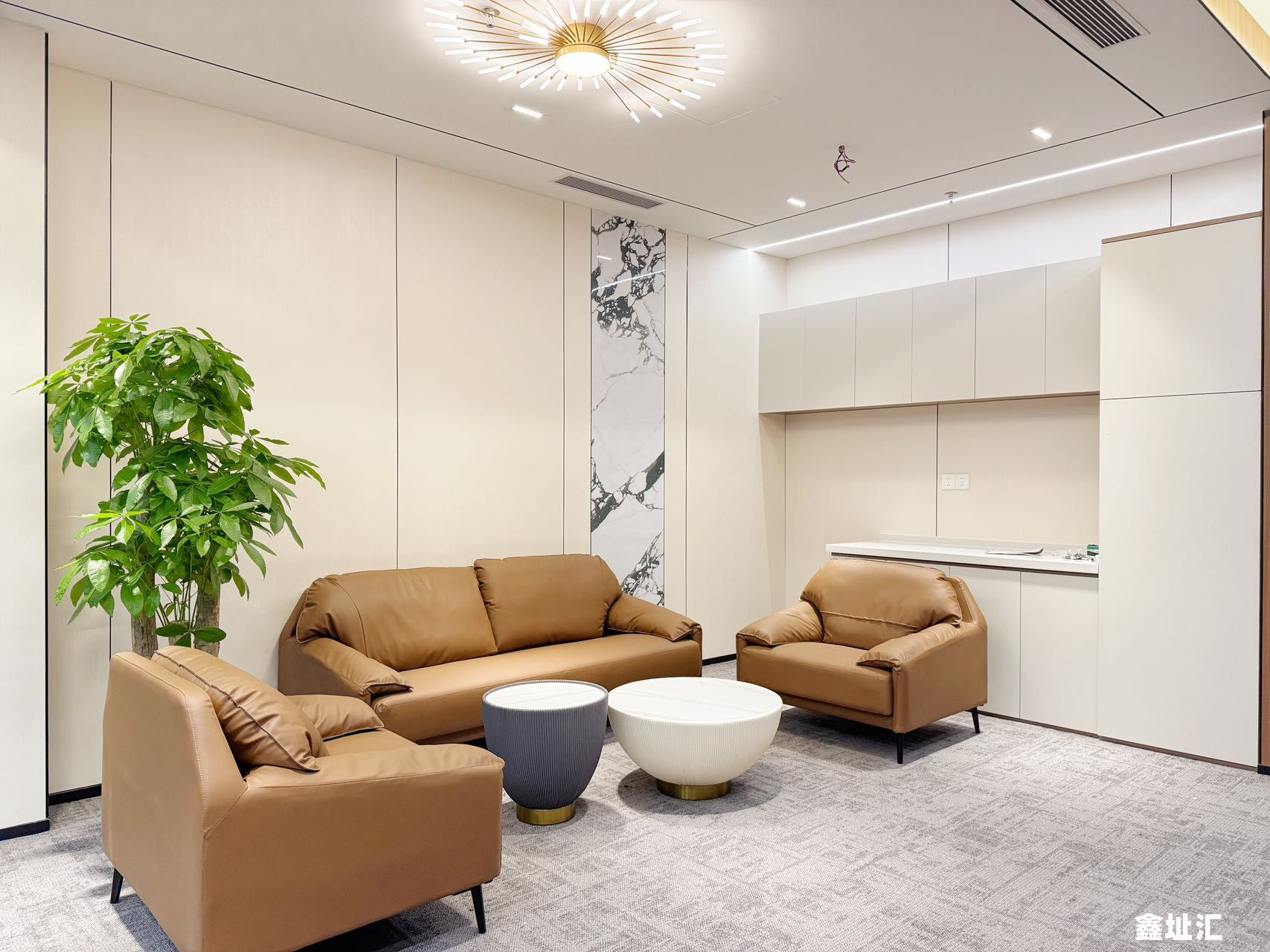 中粮大悦中心写字楼出租，带精装修出租，双地铁口物业