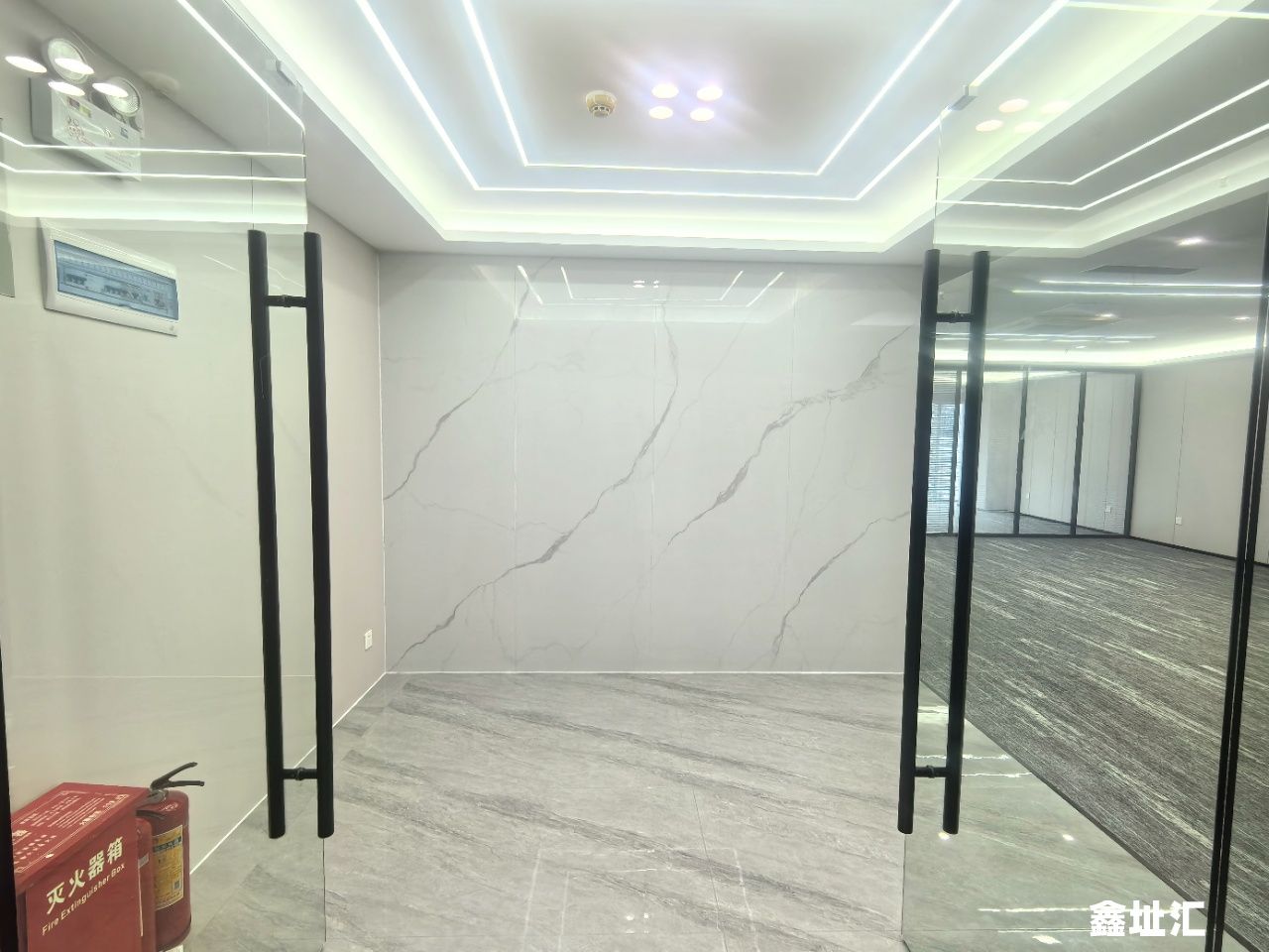 金润大厦写字楼出租，金润大厦办公室车出租，带精装修，地铁口物业