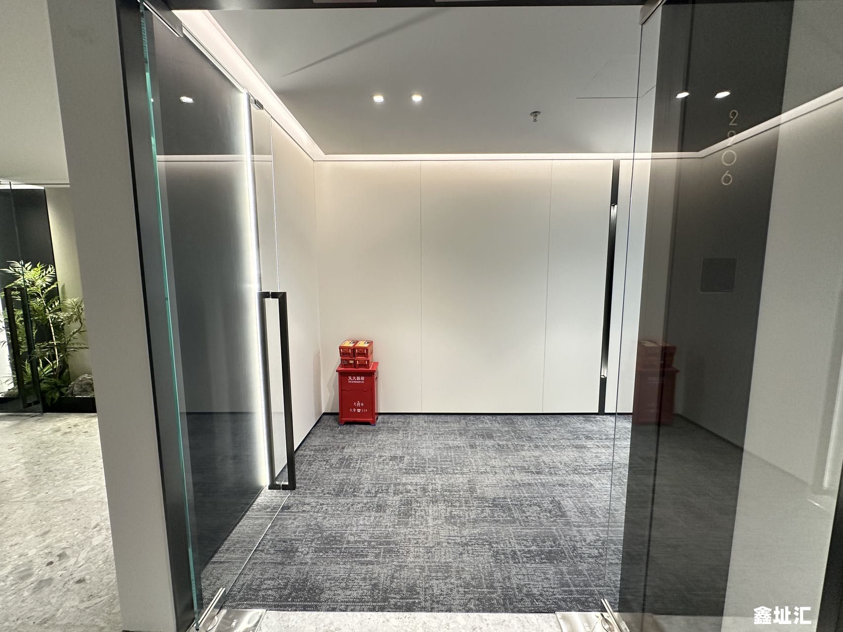 英龙商务中心写字楼出租，英龙商务中心办公室出租，带精装修出租