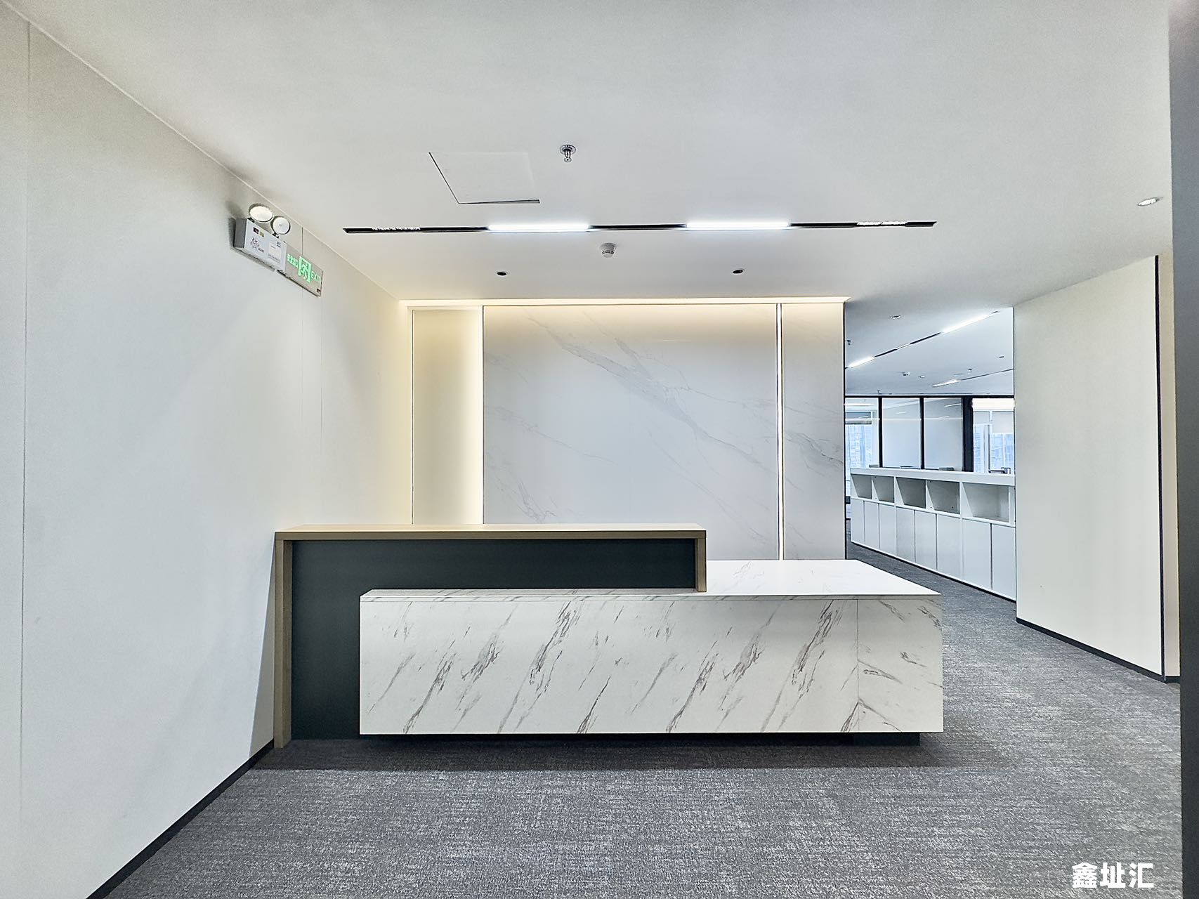 豪威科技大厦写字楼出租，全新装修出租4+1隔间