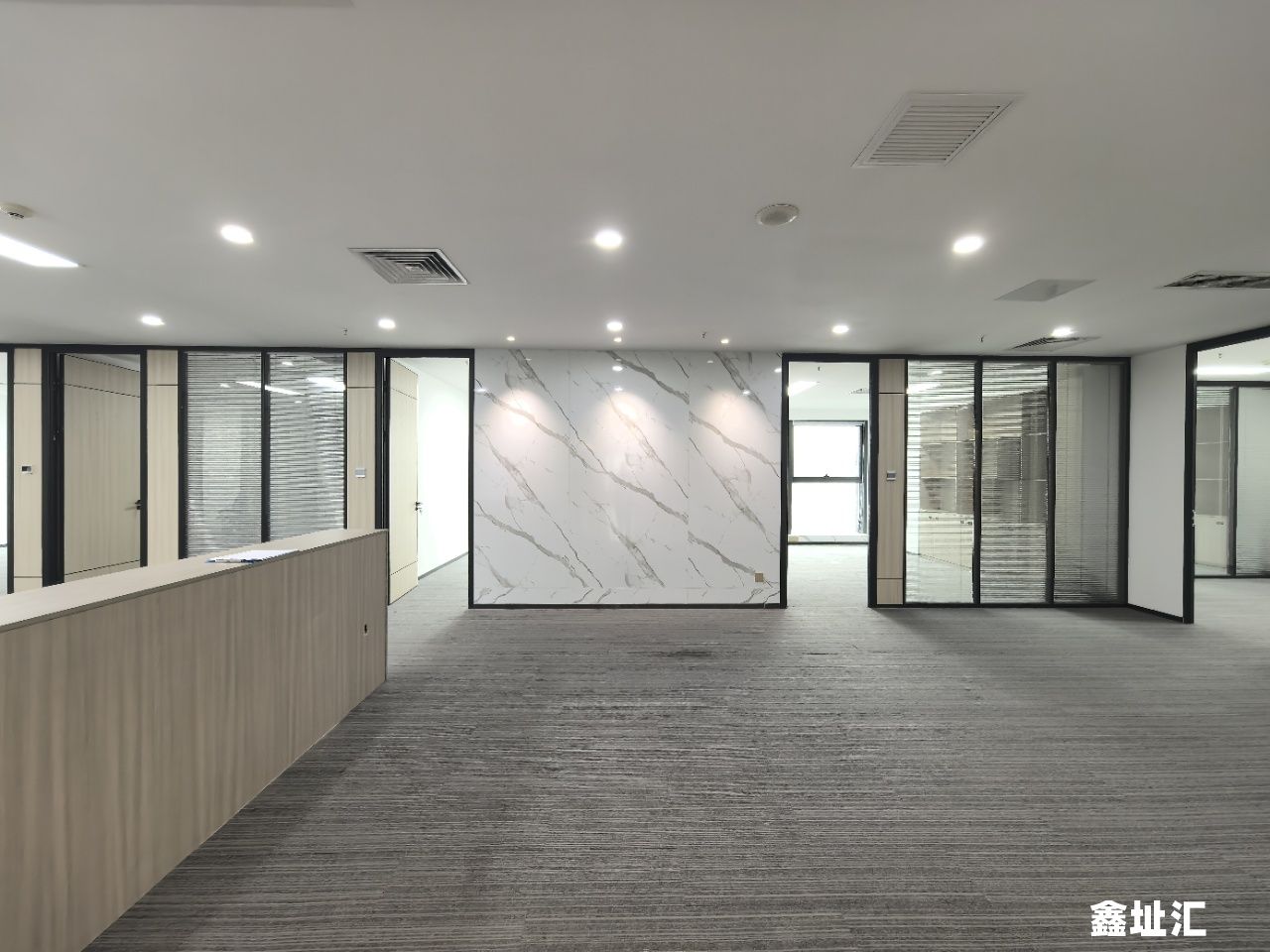 南山租办公室，中山公园附近租办公室，莲花广场高层办公室出租 
